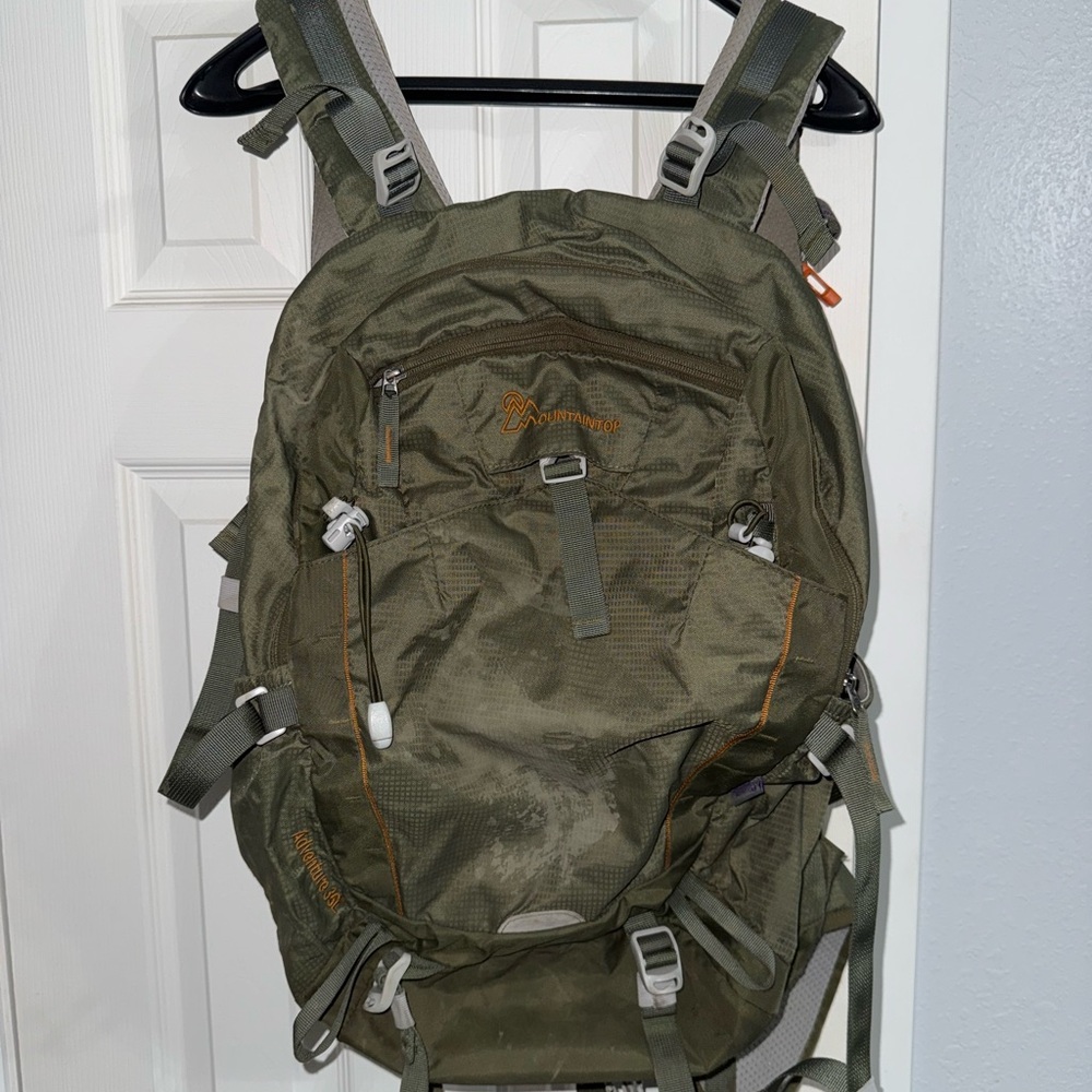 Mountaintop 40L Hiking backpack